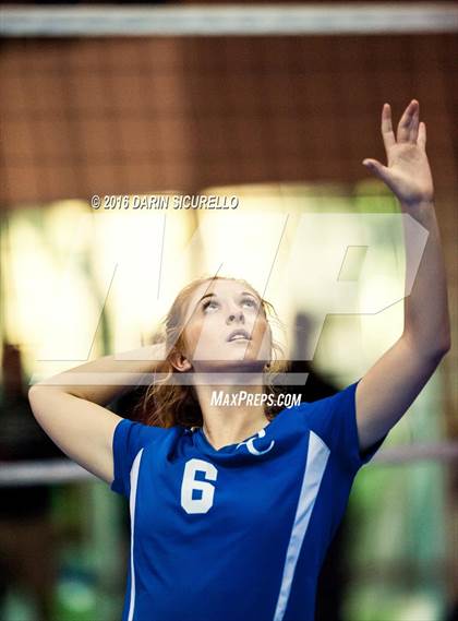 Thumbnail 2 in O'Connor vs. Pacific Ridge (Nike Tournament of Champions) photogallery.