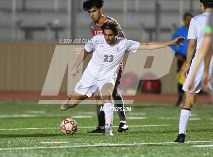Thumbnail 1 in Lee [Robert E.] vs Central Catholic photogallery.