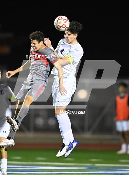 Thumbnail 2 in Lee [Robert E.] vs Central Catholic photogallery.