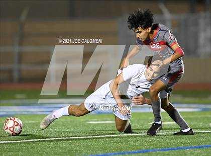Thumbnail 1 in Lee [Robert E.] vs Central Catholic photogallery.