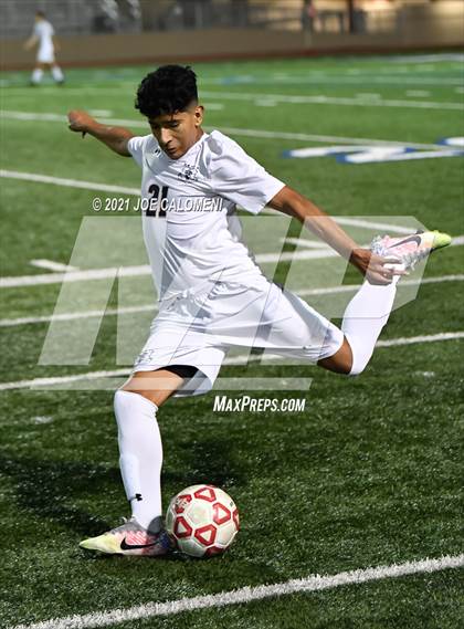 Thumbnail 2 in Lee [Robert E.] vs Central Catholic photogallery.
