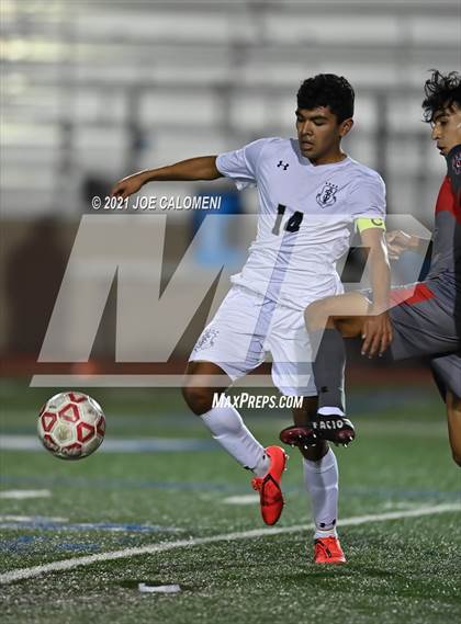 Thumbnail 2 in Lee [Robert E.] vs Central Catholic photogallery.