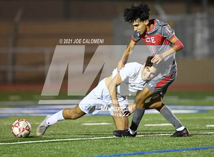 Thumbnail 3 in Lee [Robert E.] vs Central Catholic photogallery.