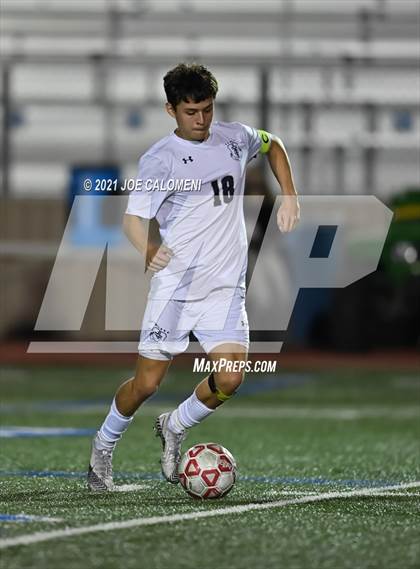 Thumbnail 1 in Lee [Robert E.] vs Central Catholic photogallery.