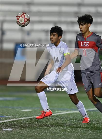 Thumbnail 3 in Lee [Robert E.] vs Central Catholic photogallery.