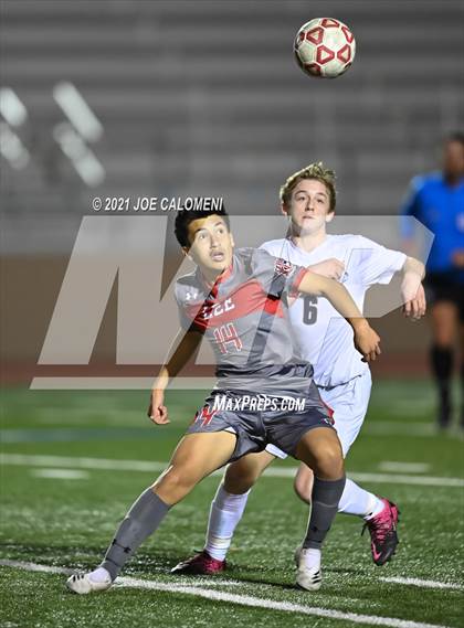 Thumbnail 2 in Lee [Robert E.] vs Central Catholic photogallery.