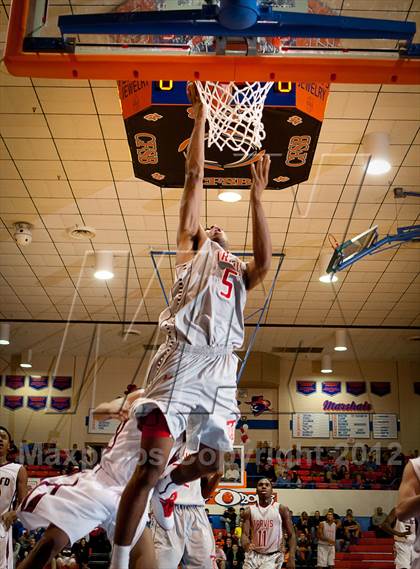 Thumbnail 2 in Ballard vs. Fort Bend Travis (Marshall County Hoopfest) photogallery.