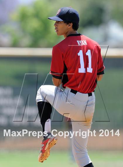 Thumbnail 2 in Tustin @ Orange Lutheran (Game 1) photogallery.