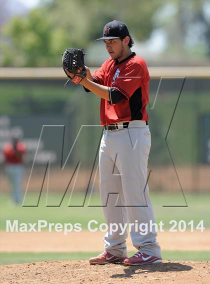 Thumbnail 2 in Tustin @ Orange Lutheran (Game 1) photogallery.