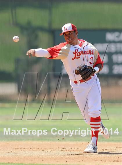 Thumbnail 2 in Tustin @ Orange Lutheran (Game 1) photogallery.