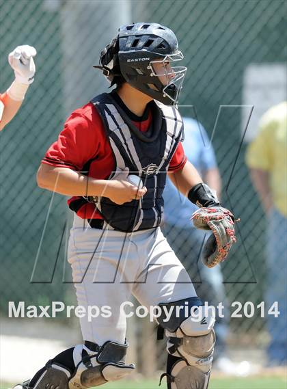 Thumbnail 2 in Tustin @ Orange Lutheran (Game 1) photogallery.