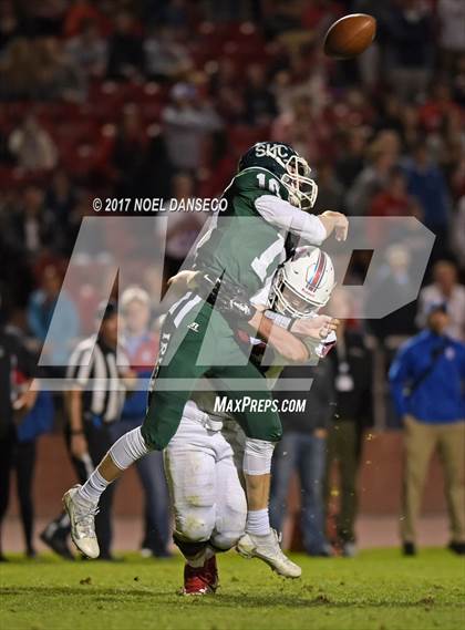 Thumbnail 2 in Sacred Heart Cathedral Prep vs St. Ignatius photogallery.