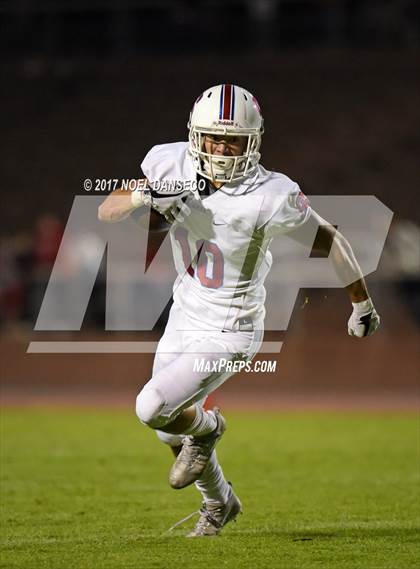 Thumbnail 2 in Sacred Heart Cathedral Prep vs St. Ignatius photogallery.