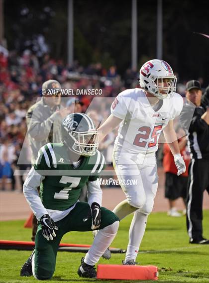 Thumbnail 2 in Sacred Heart Cathedral Prep vs St. Ignatius photogallery.