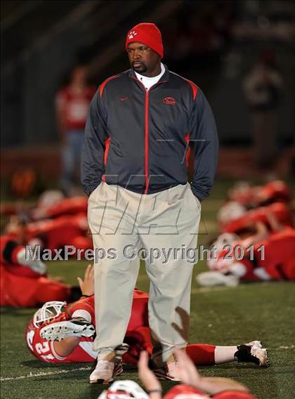 Thumbnail 3 in Longview vs. Belton (5A Region 2 Bi-District Playoffs) photogallery.
