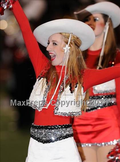 Thumbnail 1 in Longview vs. Belton (5A Region 2 Bi-District Playoffs) photogallery.