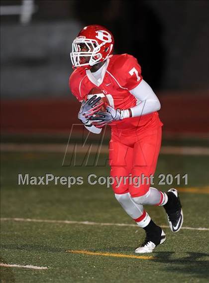 Thumbnail 3 in Longview vs. Belton (5A Region 2 Bi-District Playoffs) photogallery.