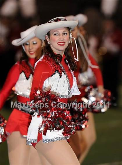 Thumbnail 2 in Longview vs. Belton (5A Region 2 Bi-District Playoffs) photogallery.