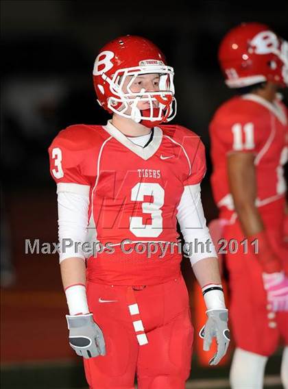 Thumbnail 1 in Longview vs. Belton (5A Region 2 Bi-District Playoffs) photogallery.