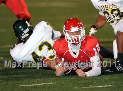 Thumbnail 3 in Longview vs. Belton (5A Region 2 Bi-District Playoffs) photogallery.
