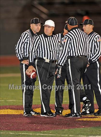 Thumbnail 1 in Longview vs. Belton (5A Region 2 Bi-District Playoffs) photogallery.