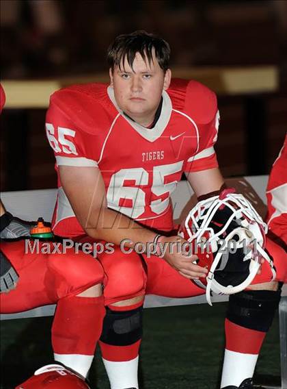 Thumbnail 2 in Longview vs. Belton (5A Region 2 Bi-District Playoffs) photogallery.