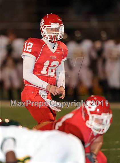 Thumbnail 1 in Longview vs. Belton (5A Region 2 Bi-District Playoffs) photogallery.