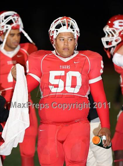Thumbnail 2 in Longview vs. Belton (5A Region 2 Bi-District Playoffs) photogallery.