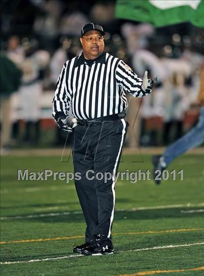 Thumbnail 1 in Longview vs. Belton (5A Region 2 Bi-District Playoffs) photogallery.