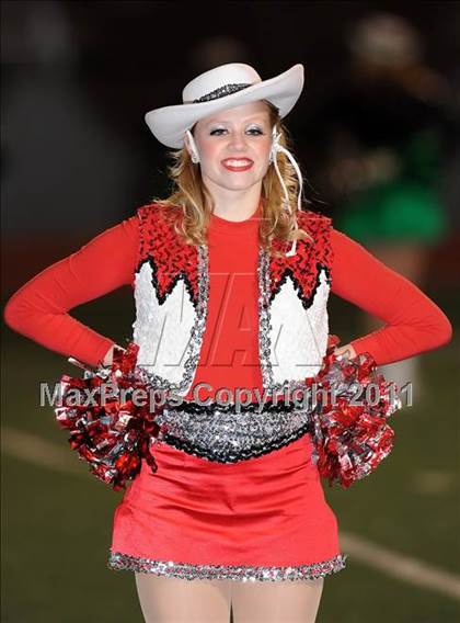 Thumbnail 2 in Longview vs. Belton (5A Region 2 Bi-District Playoffs) photogallery.