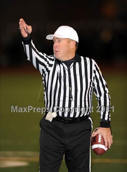 Thumbnail 1 in Longview vs. Belton (5A Region 2 Bi-District Playoffs) photogallery.