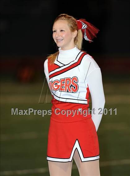 Thumbnail 3 in Longview vs. Belton (5A Region 2 Bi-District Playoffs) photogallery.