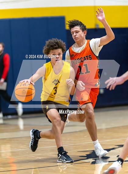 Thumbnail 3 in Summers County vs Mount View (Little General/ C. Adam Toney Showcase) photogallery.