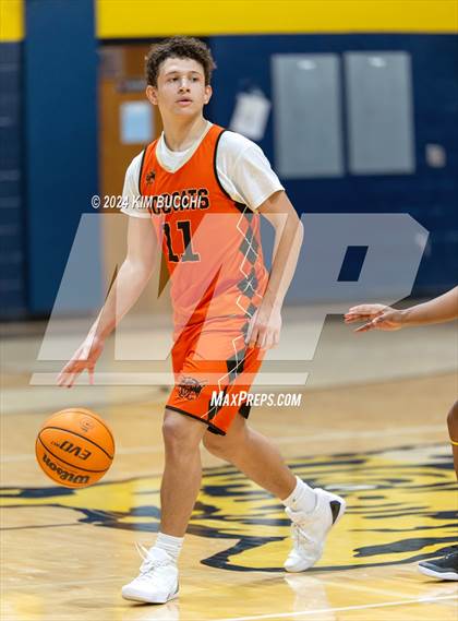 Thumbnail 2 in Summers County vs Mount View (Little General/ C. Adam Toney Showcase) photogallery.
