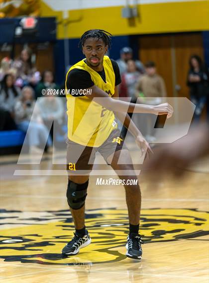 Thumbnail 3 in Summers County vs Mount View (Little General/ C. Adam Toney Showcase) photogallery.