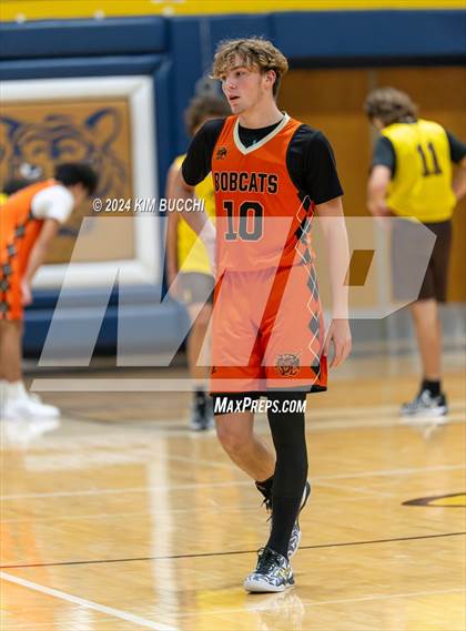 Thumbnail 3 in Summers County vs Mount View (Little General/ C. Adam Toney Showcase) photogallery.