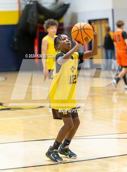 Thumbnail 3 in Summers County vs Mount View (Little General/ C. Adam Toney Showcase) photogallery.
