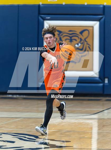 Thumbnail 3 in Summers County vs Mount View (Little General/ C. Adam Toney Showcase) photogallery.