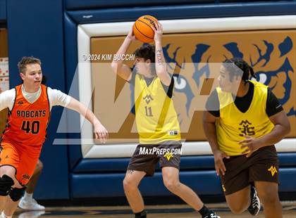 Thumbnail 2 in Summers County vs Mount View (Little General/ C. Adam Toney Showcase) photogallery.
