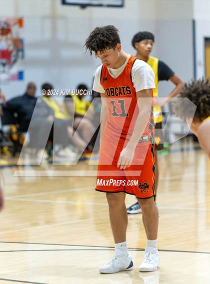 Thumbnail 2 in Summers County vs Mount View (Little General/ C. Adam Toney Showcase) photogallery.