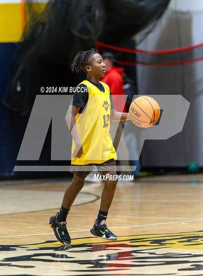 Thumbnail 2 in Summers County vs Mount View (Little General/ C. Adam Toney Showcase) photogallery.