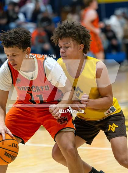 Thumbnail 2 in Summers County vs Mount View (Little General/ C. Adam Toney Showcase) photogallery.