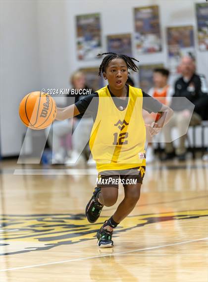 Thumbnail 2 in Summers County vs Mount View (Little General/ C. Adam Toney Showcase) photogallery.