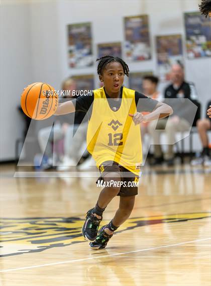 Thumbnail 3 in Summers County vs Mount View (Little General/ C. Adam Toney Showcase) photogallery.