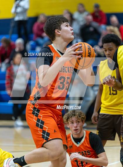 Thumbnail 3 in Summers County vs Mount View (Little General/ C. Adam Toney Showcase) photogallery.