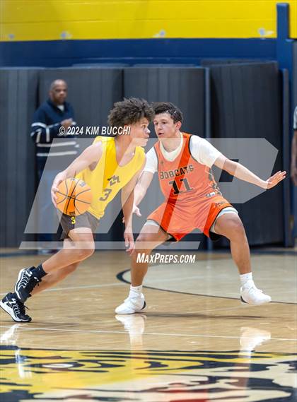 Thumbnail 2 in Summers County vs Mount View (Little General/ C. Adam Toney Showcase) photogallery.