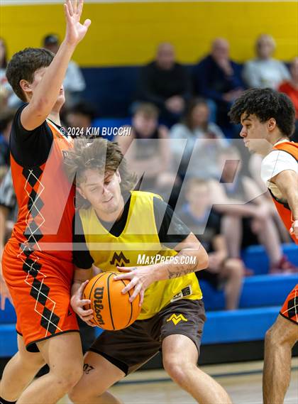 Thumbnail 2 in Summers County vs Mount View (Little General/ C. Adam Toney Showcase) photogallery.