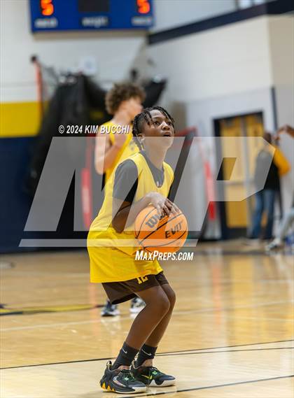 Thumbnail 3 in Summers County vs Mount View (Little General/ C. Adam Toney Showcase) photogallery.