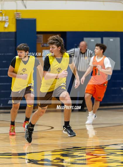 Thumbnail 3 in Summers County vs Mount View (Little General/ C. Adam Toney Showcase) photogallery.