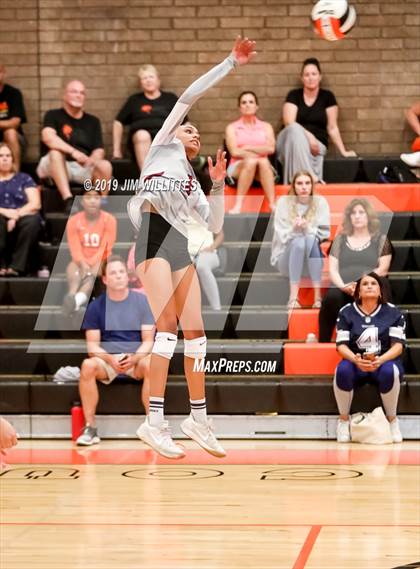Thumbnail 1 in Desert Ridge @ Corona del Sol photogallery.